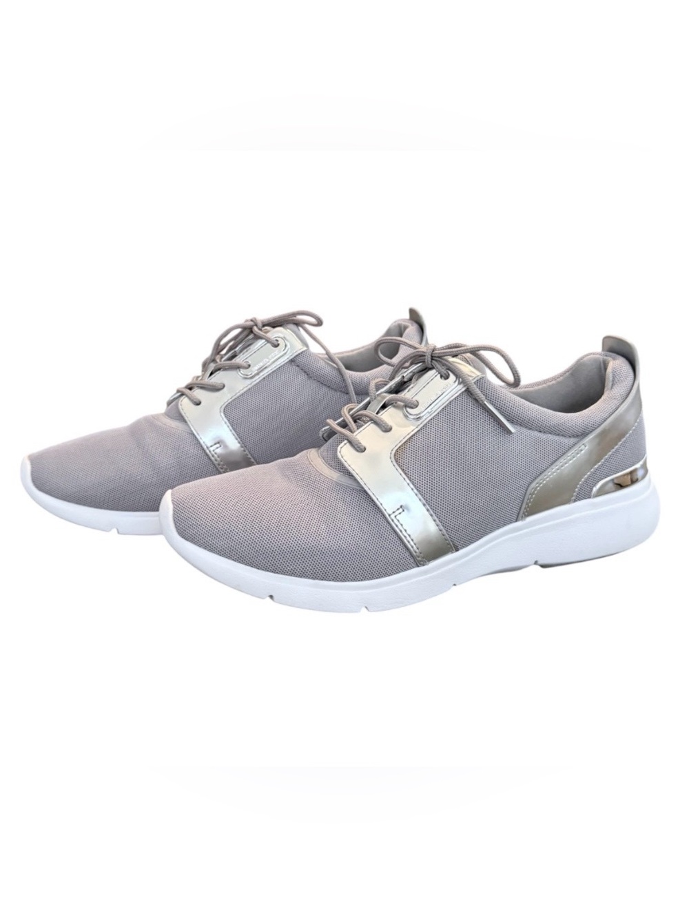 Michael Kors Amanda mesh women’s 7.5 gray, silver & white lace up sneakers